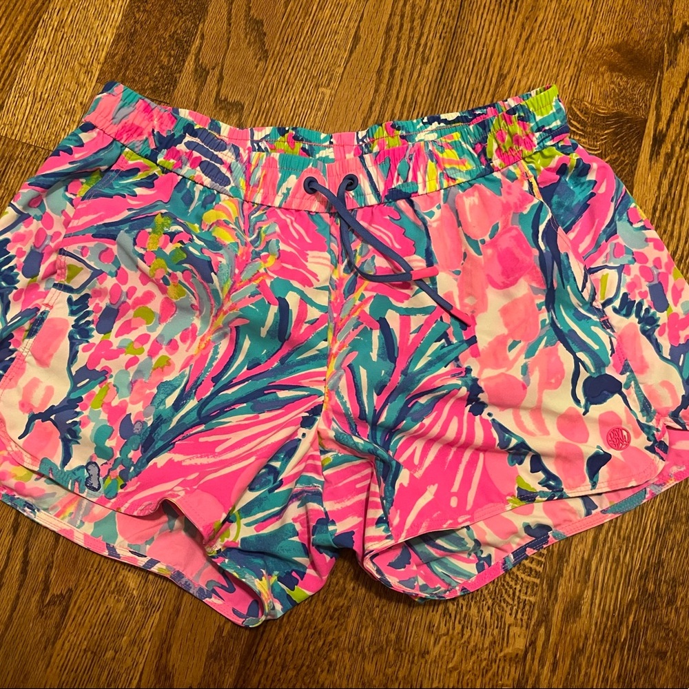 GUC Lilly Pulitzer Run Around Shorts Sz Small